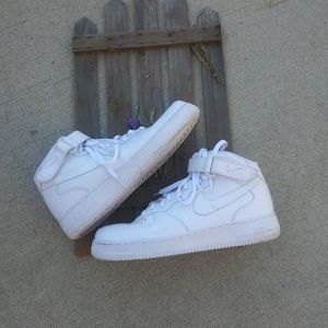 NIKE AIR FORCE ONES